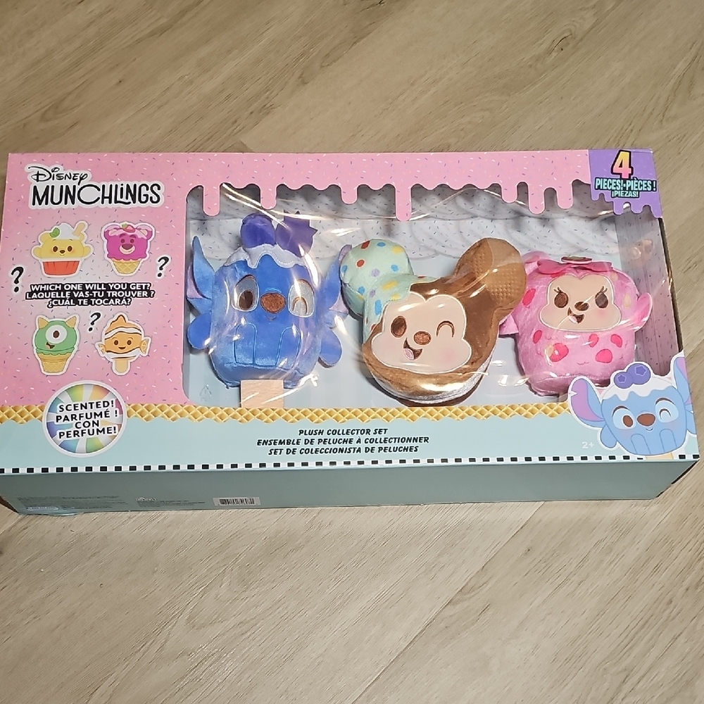 New In Box Disney Munchlings Plush Collector Set Scented 4 Piece